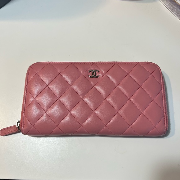 Chanel Pink Lambskin Quilted L-Gusset Zip-Around Wallet - Picture 2 of 7